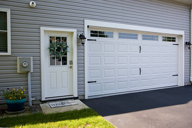24/7 Emergency Garage Door Panel Replacement experts in San Benito, TX